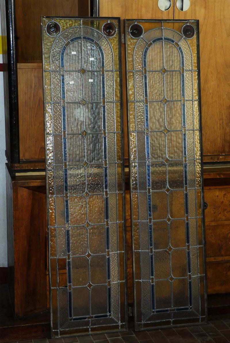 Coppia di vetrate con legatura al piombo  - Auction Time Auction 1-2015 - Cambi Casa d'Aste