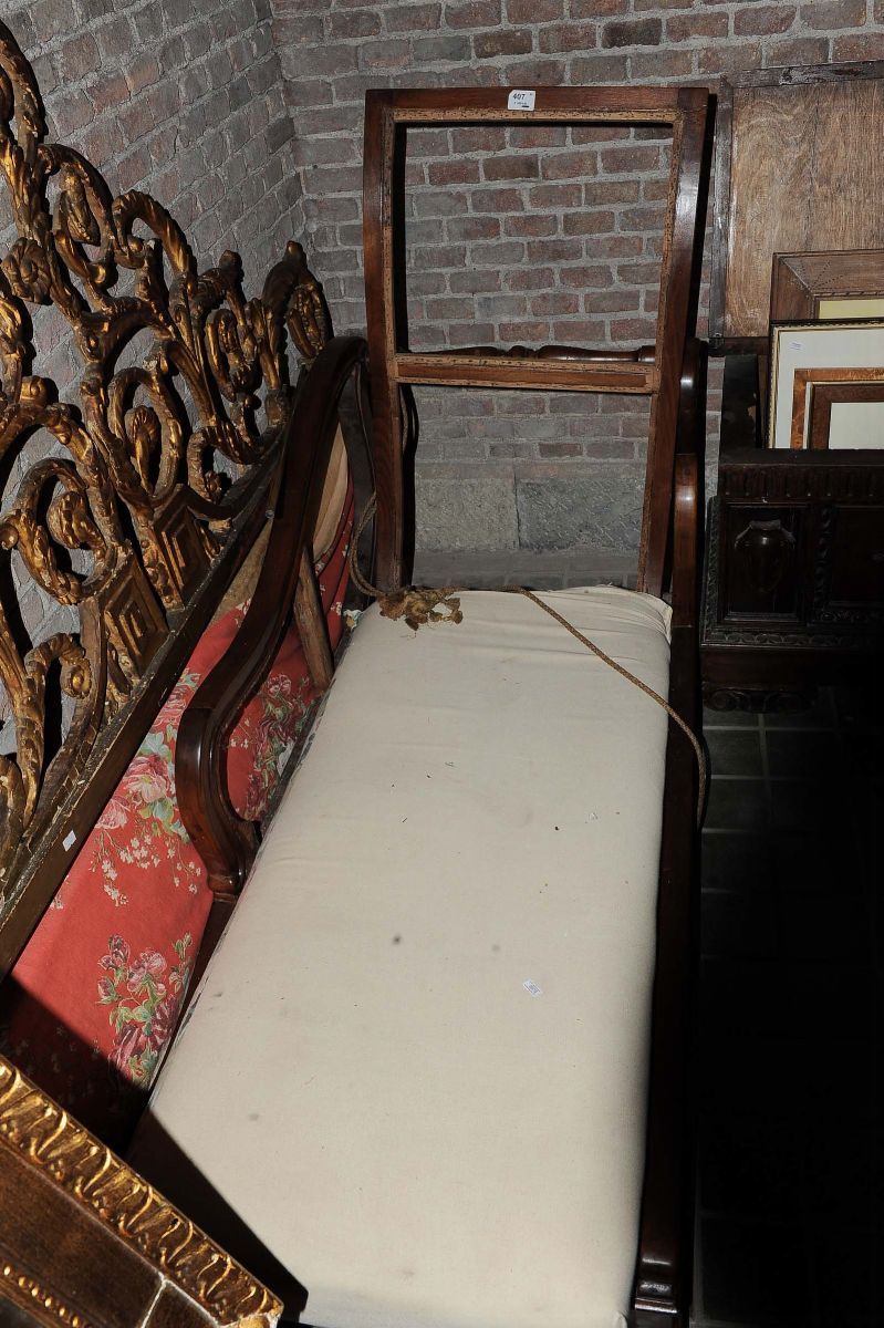 Dormeuse reclinabile in noce intagliato, XIX secolo  - Asta Antiquariato e Dipinti Antichi - Cambi Casa d'Aste