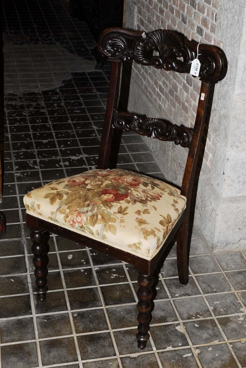Coppia di sedie in legno con seduta imbottita, XX secolo  - Auction Old Paintings and Furnitures - Cambi Casa d'Aste