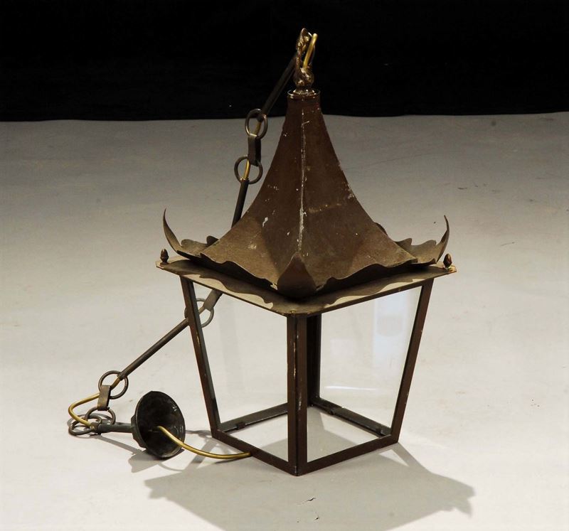 Lanterna in ferro  - Asta Antiquariato, Argenti e Dipinti Antichi - Cambi Casa d'Aste