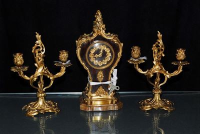 Trittico Composto da Orologio e Due Candelieri in Legno e Bronzo Dorato