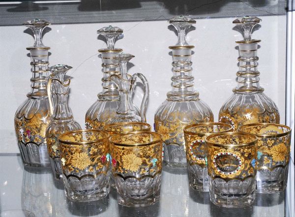 Lotto composto da sei bicchieri, quattro bottiglie e due ampolle in cristallo