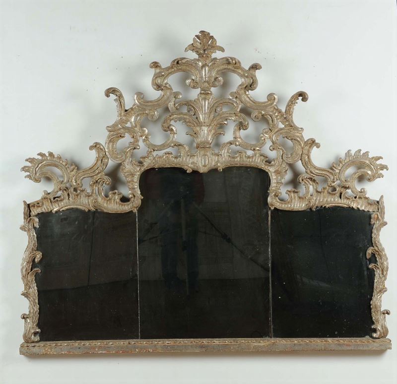 Caminiera Luigi XV in legno intagliato e argentato a mecca, XVIII secolo  - Auction Antiquariato e Dipinti Antichi - Cambi Casa d'Aste