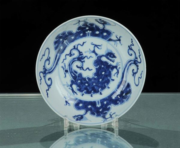 Piattino in porcellana bianca, Cina XIX secolo