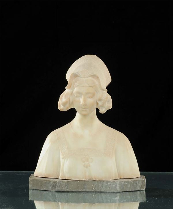 Bustino in marmo bianco raffigurante figura femminile, XIX secolo