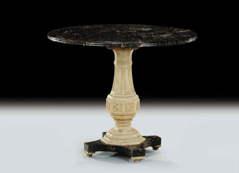 Tavolo circolare con piano in marmo nero, XIX secolo  - Auction Antiquariato e Dipinti Antichi - Cambi Casa d'Aste