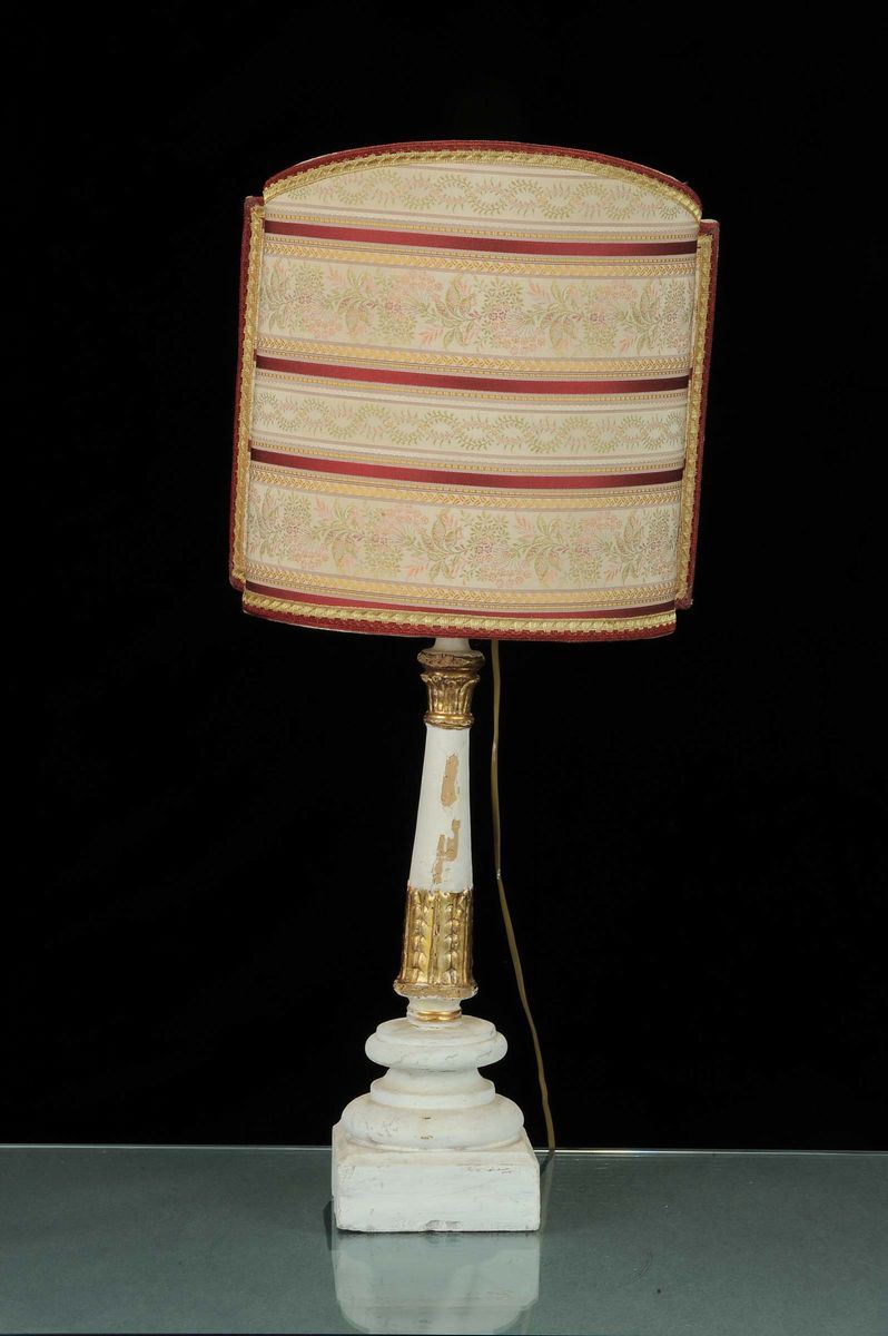 Candelabro in legno laccato e dorato  - Asta Antiquariato, Argenti e Dipinti Antichi - Cambi Casa d'Aste