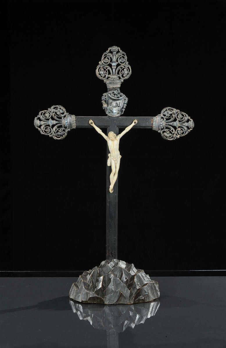 Crocifisso in avorio, fine XVIII secolo  - Asta Antiquariato e Dipinti Antichi - Cambi Casa d'Aste