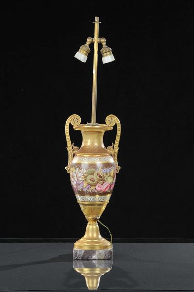 Vaso Ad Anfora in Porcellana Policroma Trasformato in Lampada, Parigi Inizi XIX Secolo