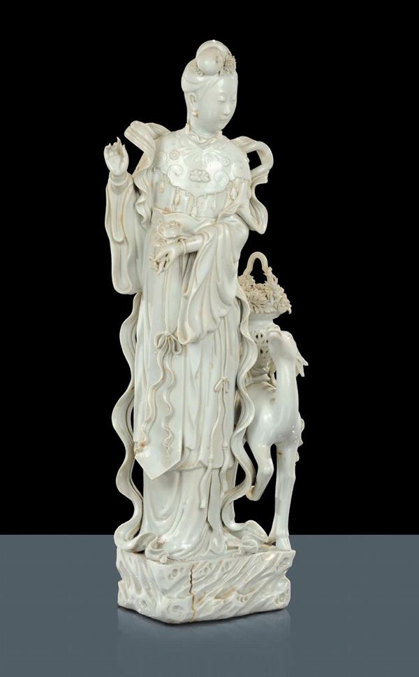 Grande Koanin in porcellana Blanc de Chine, Cina fine secolo XVIII inizi del XIX