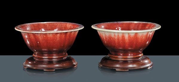 Coppia di bowles in porcellana sangue di bue, Cina XVIII secolo