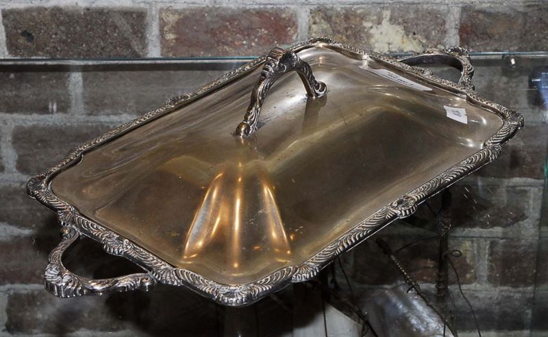 Portavivande con coperchio e rechaud in Sheffield, Inghilterra XIX secolo  - Asta Antiquariato, Argenti e Dipinti Antichi - Cambi Casa d'Aste