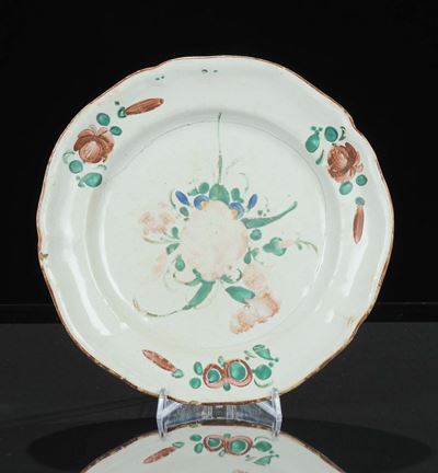 Piatto in Maiolica con Decoro Policromo alla Rosa