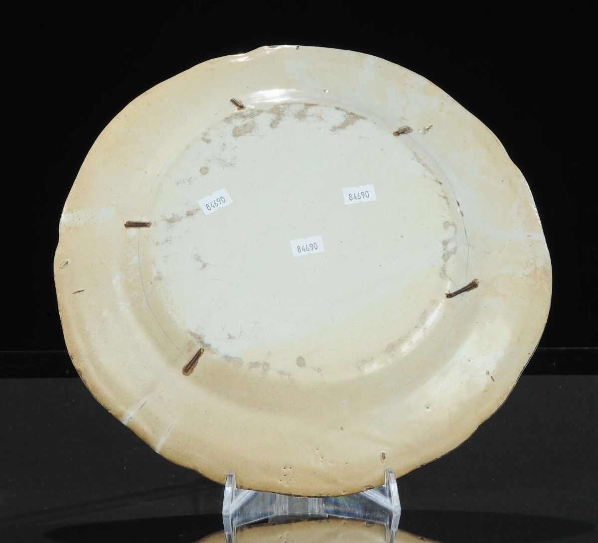 Piatto in Maiolica con Decoro Policromo alla Rosa