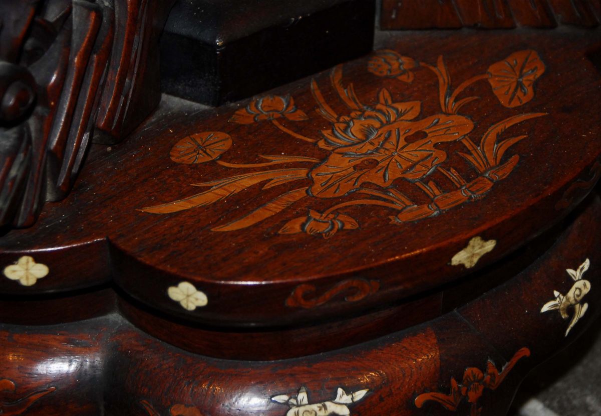 Tavolino da Centro con Piano Polilobato ed Intarsiato in Legno ed Avorio, Cina Inizio XX Secolo