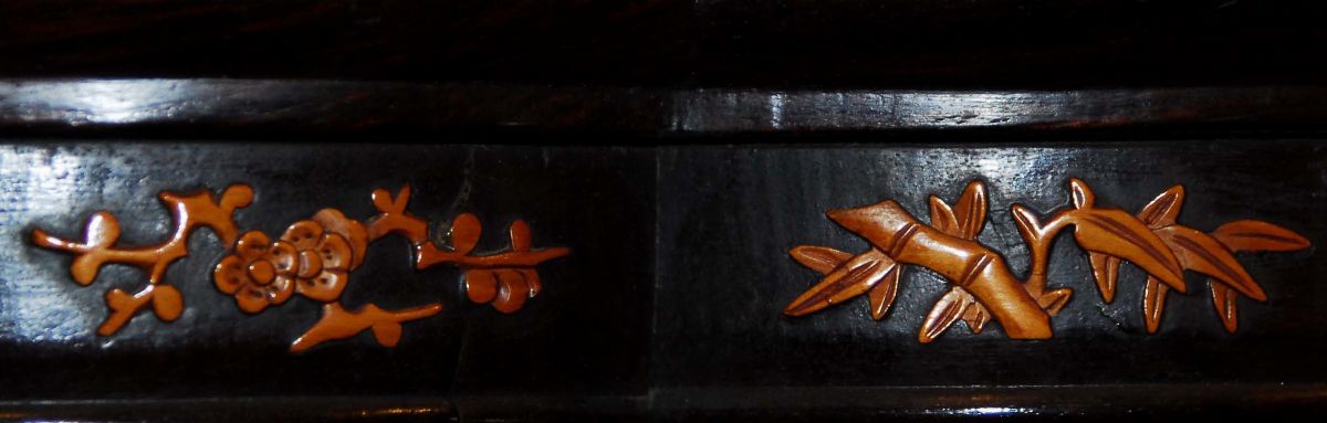 Tavolino da Centro con Piano Polilobato ed Intarsiato in Legno ed Avorio, Cina Inizio XX Secolo