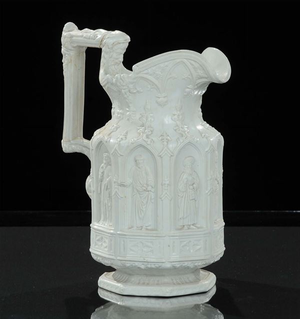 Brocca in ceramica bianca decorata con figure di Santi entro nicchie, XIX secolo