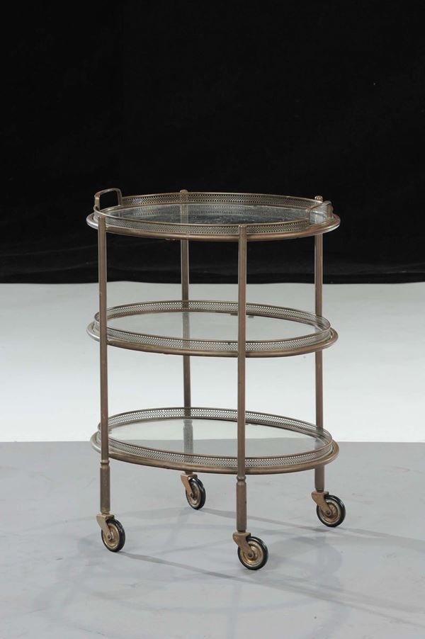 Carrellino con struttura in metallo e tre ripiani in vetro