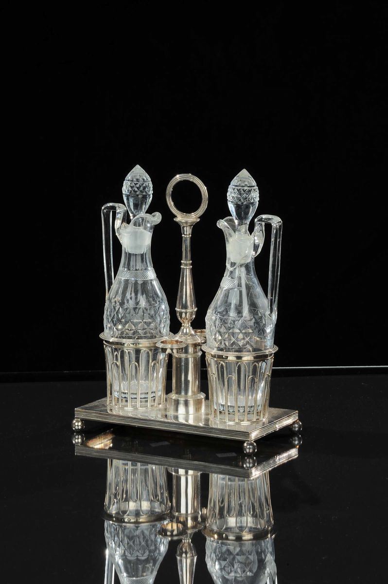 Oliera in argento con due ampolle in cristallo  - Asta Gioielli, Argenti ed Orologi Antichi e Contemporanei - Cambi Casa d'Aste