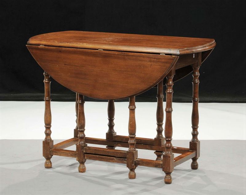 Tavolo rotondo a cancelli e bandelle, XIX secolo  - Auction OnLine Auction 03-2012 - Cambi Casa d'Aste