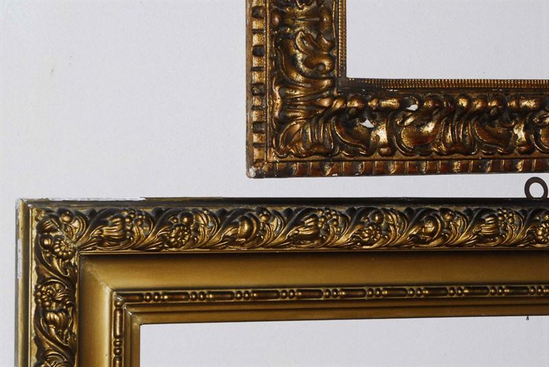 Due cornici dorate diverse, XX secolo  - Auction Old Paintings and Furnitures - Cambi Casa d'Aste