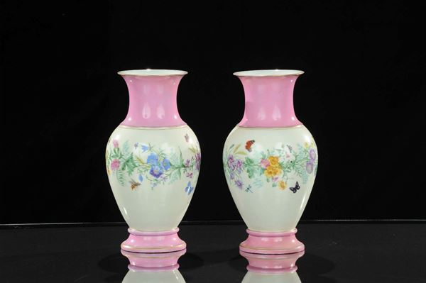 Coppia di vasi in porcellana, Cina XIX secolo