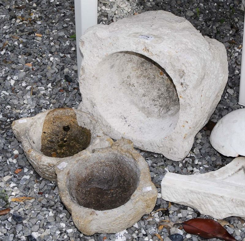 Tre mortai in pietra di misure diverse  - Auction Antiquariato, Argenti e Dipinti Antichi - Cambi Casa d'Aste