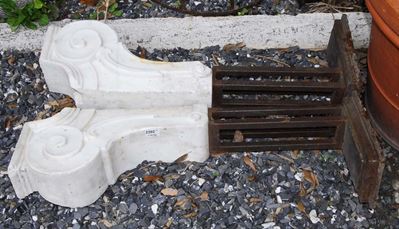 Due Decorazioni da Cancellata in Marmo Bianco e Ferro