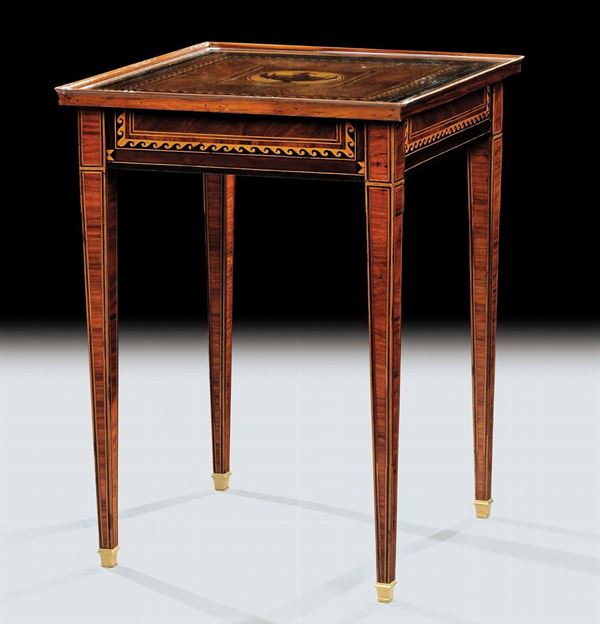 Tavolo quadrato lastronato, filettato ed  intarsiato, XVIII secolo