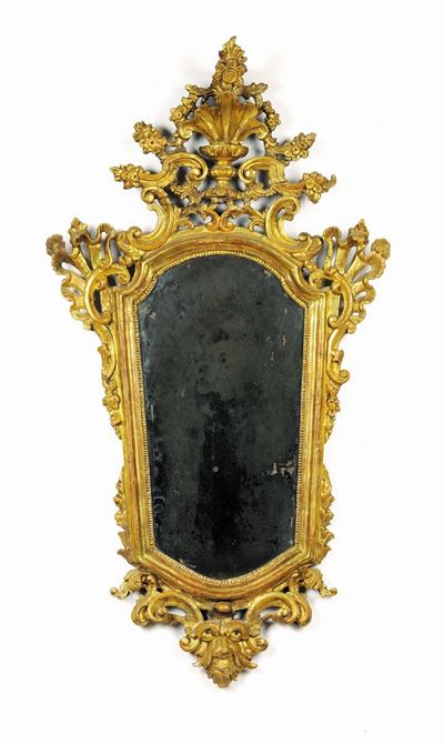 Coppia di Specchierine Luigi XV in Legno Intagliato e Dorato, XVIII Secolo