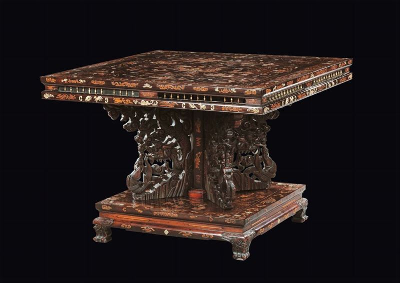 Tavolo intarsiato in essenze pregiate e avorio, Cina XIX secolo  - Auction Furnishings from the mansions of the Ercole Marelli heirs and other property - Cambi Casa d'Aste