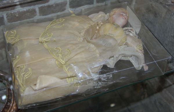 Damina in porcellana