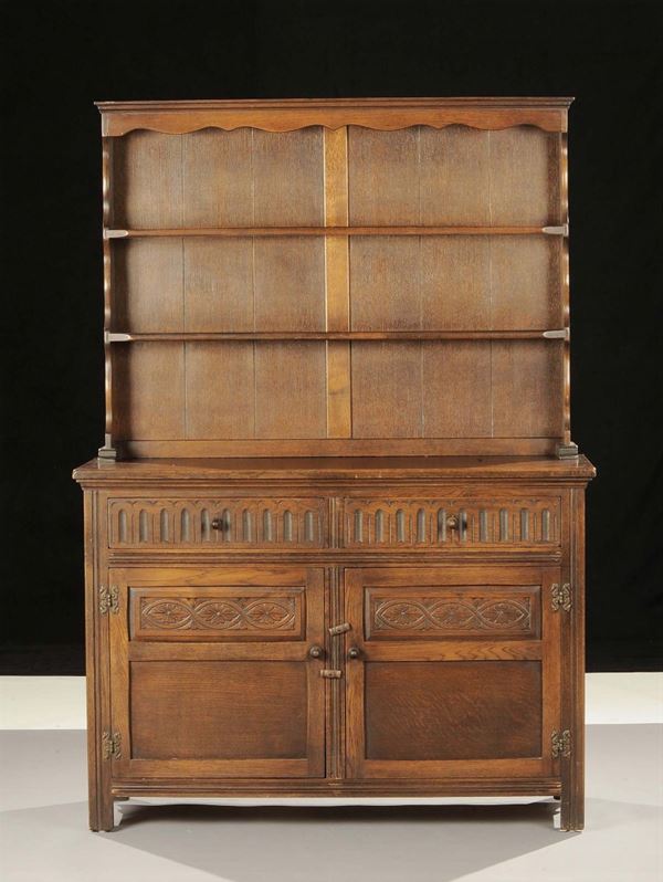 Credenza in rovere con alzata, inizio XX secolo