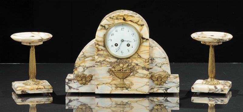 Trittico da camino in marmo striato, inizio XX secolo  - Asta Antiquariato, Argenti e Dipinti Antichi - Cambi Casa d'Aste