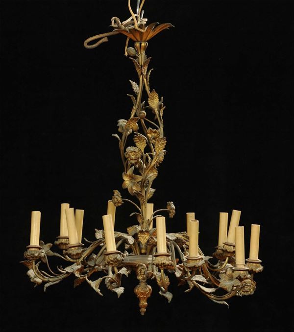 Insieme di lampadari e appliques