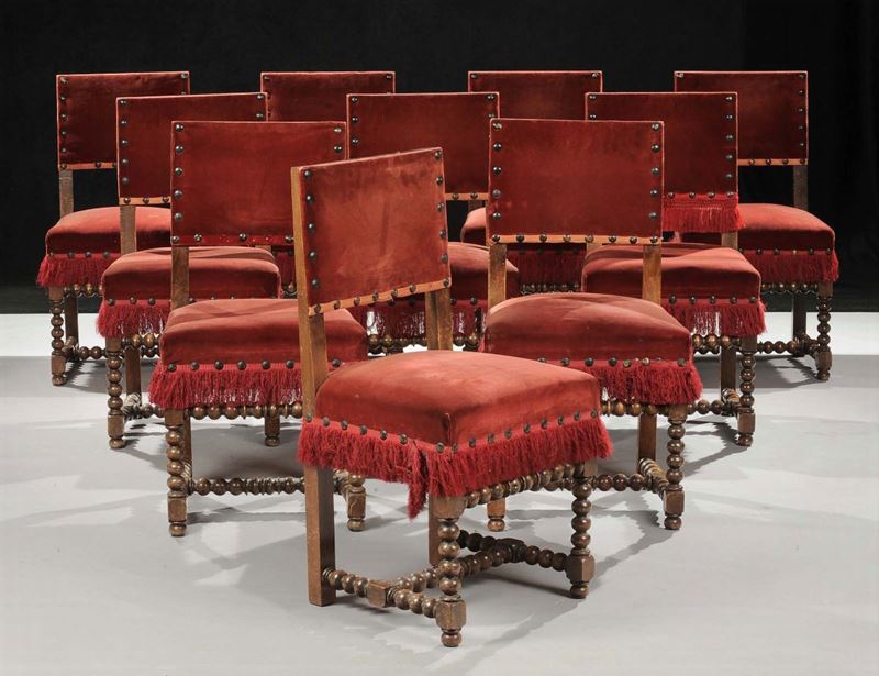 Dieci sedie in noce con gambe a rocchetto, fine XIX secolo  - Auction OnLine Auction 03-2012 - Cambi Casa d'Aste