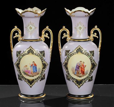 Coppia di Vasi in Porcellana Decorati in Policromia