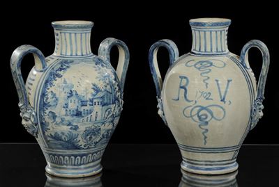 Coppia di Vasi Biansati in Maiolica