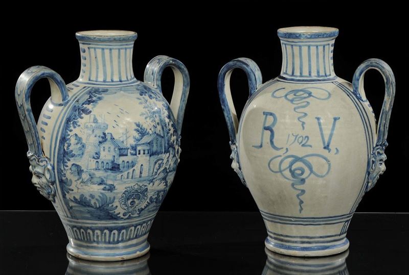 Coppia di vasi biansati in maiolica  - Asta Antiquariato, Argenti e Dipinti Antichi - Cambi Casa d'Aste