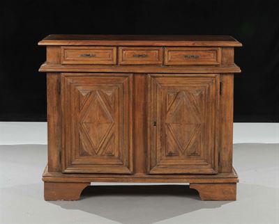 Credenza in Noce a Due Ante Pannellate, XIX Secolo