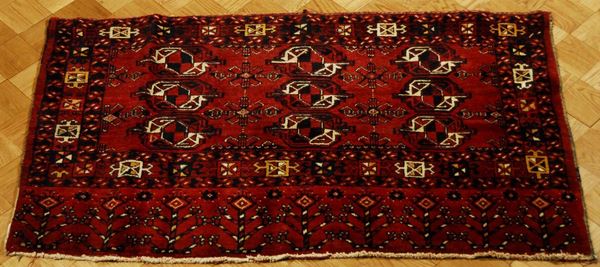 Tappeto turkmeno, inizio XX secolo
