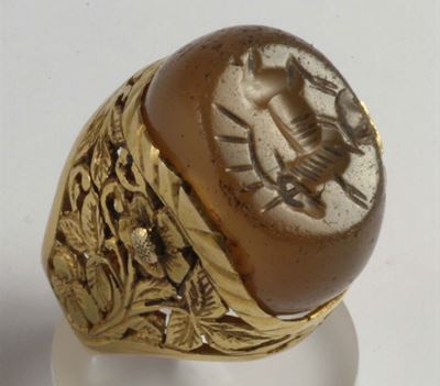 Anello con Agata Antica Incisa