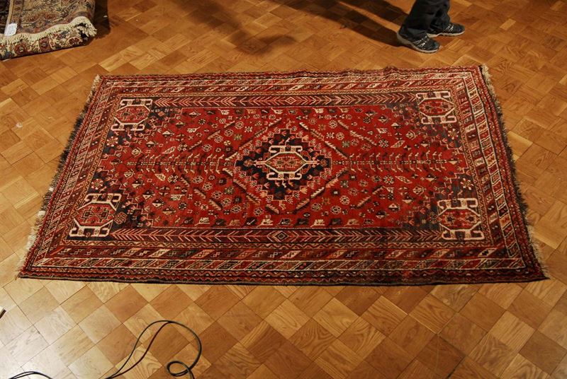 Tappeto Sud Persia Shiraz, XIX secolo  - Asta Antiquariato e Dipinti Antichi - Cambi Casa d'Aste