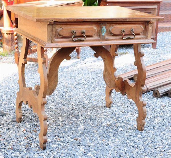 Tavolo fratina in noce, XX secolo