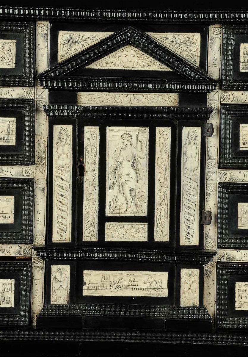 Stipo in Ebano con Cassettini, XVII Secolo