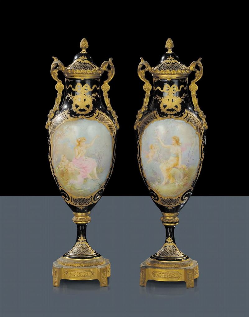 Coppia di vasi in porcellana di Sevres, XIX secolo  - Asta Antiquariato e Dipinti Antichi - Cambi Casa d'Aste