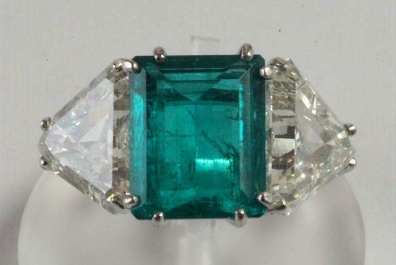 Anello con smeraldo e diamanti  - Auction Silver, Clocks and Jewels - Cambi Casa d'Aste