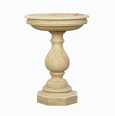 Acquasantiera in Marmo Rosa di Verona con Base Ottagonale