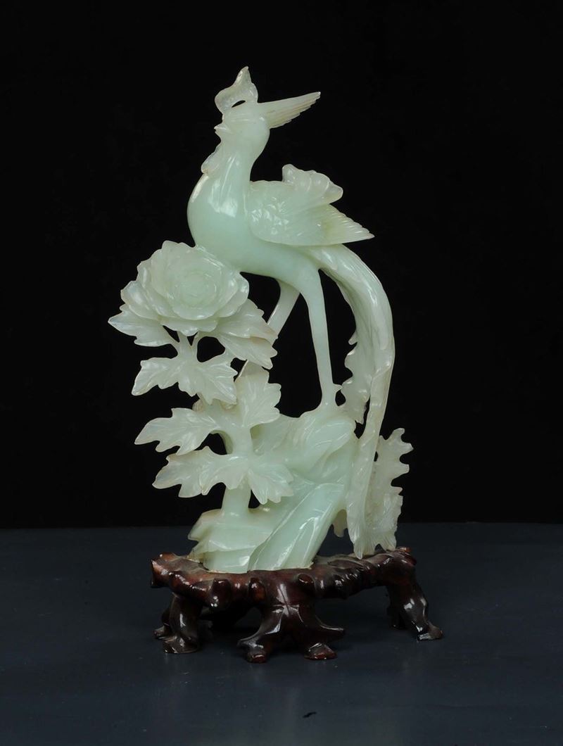 Statuina in giada  verde, Cina XX secolo  - Auction Oriental Art - Cambi Casa d'Aste
