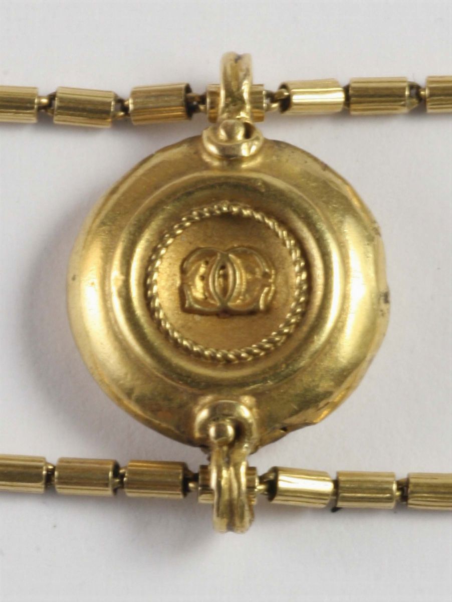 Collana in Stile Archeologico.